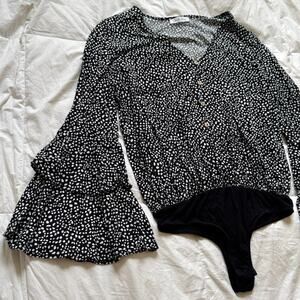 Charlotte Avery Tiered flared bell sleeves blouse bodysuit sz large cottagecore